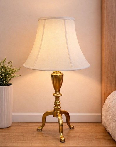 Vintage style cream silk look - style,